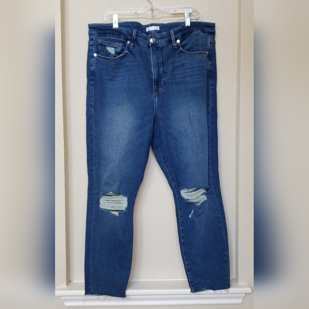 Good American Blue Distressed Raw Hem Skinny Jeans.  Size 18
